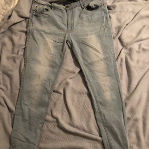 Light wash stretchy skinny jeans